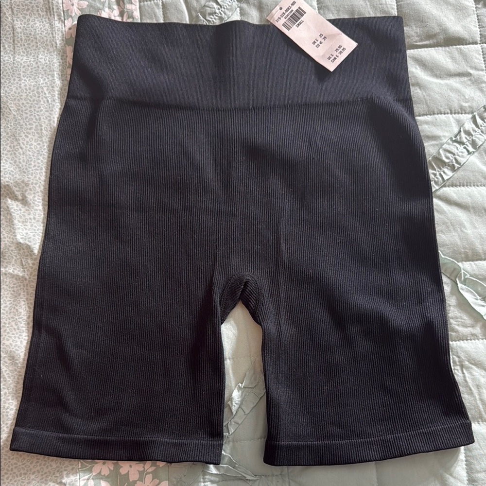 Gilly Hicks Black Seamless Bike Shorts High Waist Stretchy NWT